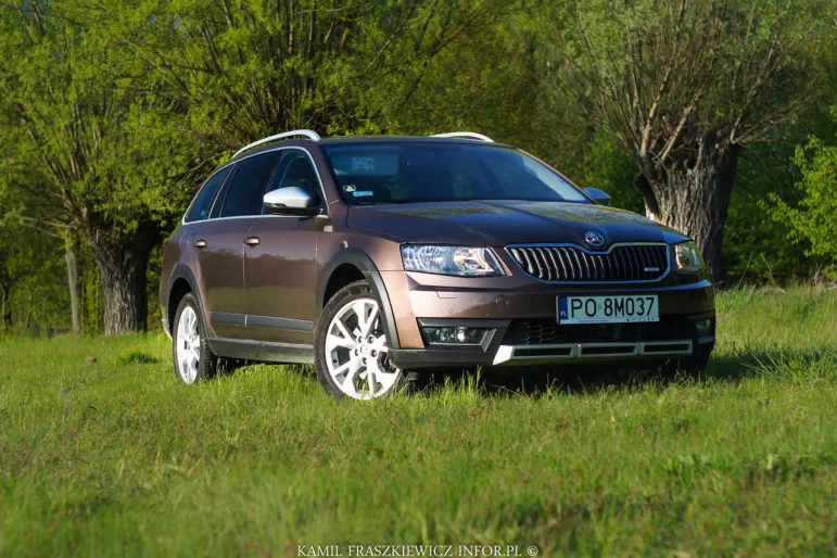 Skoda Octavia - zestawienie żarówek we wszystkich generacjach modelu / fot. Kamil Fraszkiewicz