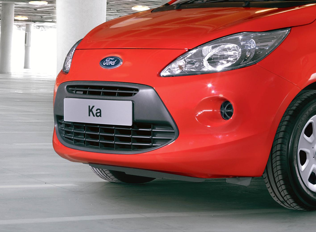 Jak naprawić pęknięty zderzak? fot. Newspress