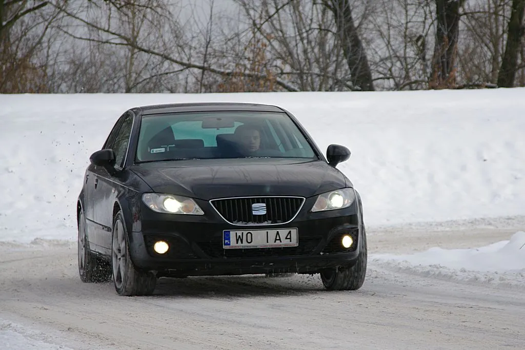 Test Seat Exeo 1.8T Sport: Słuszny kierunek? - Infor.pl