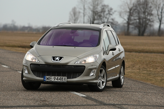 ADAC przyznał Peugeot 308 3. pozycję w rankingu awaryjności w kategorii samochodów klasy średniej i mniejszej Peugeot 308 SW Fot. Moto.wieszjak.pl