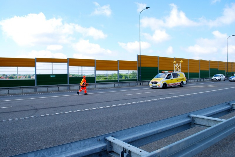 Oddano do użytku ostatni budowany odcinek autostrady A4 w okolicach Rzeszowa. Tym samym po raz pierwszy Polskę da się przejechać wszerz autostradą.