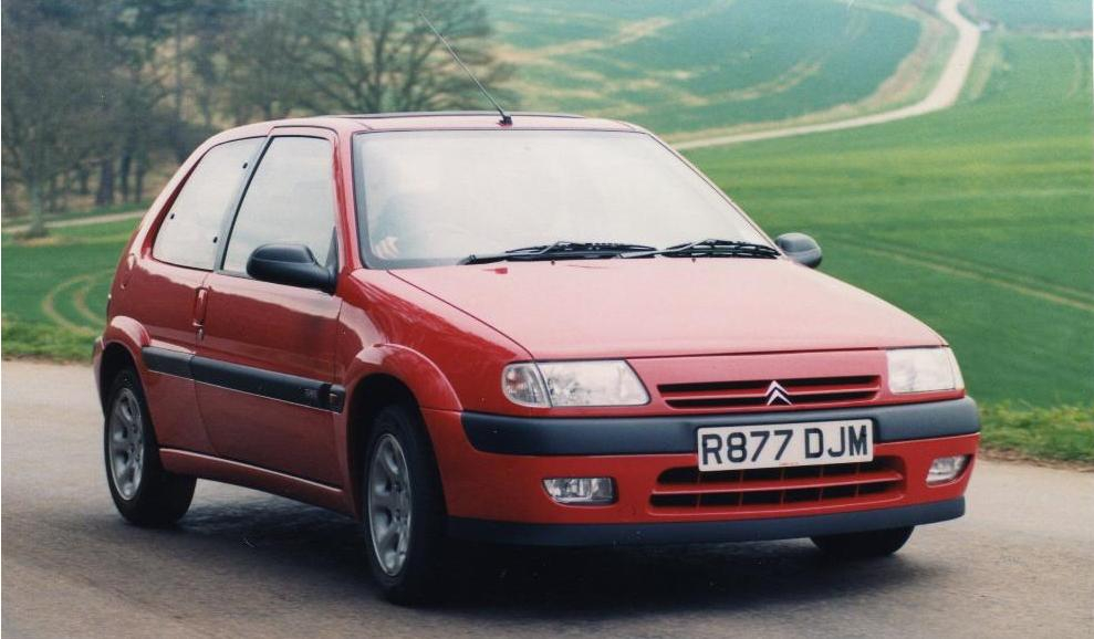 Citroen Saxo - zestawienie żarówek / fot. Newspress