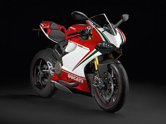 Ducati 1199 Panigale zostało zaprezentowane na targach EICMA w Mediolanie. Motocykl został okrzyknięty gwiazdą imprezy.