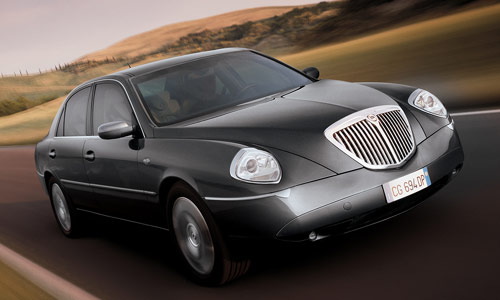 Lancia Thesis bez wątpienia jest samochodem na który warto zwrócić uwagę. Za cenę trzy- lub czteroletniego samochodu miejskiego możemy mieć samochód nie wiele starszy, a oferujący o wiele więcej.