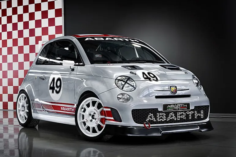 Abarth 500 w wersji Assetto Corse.