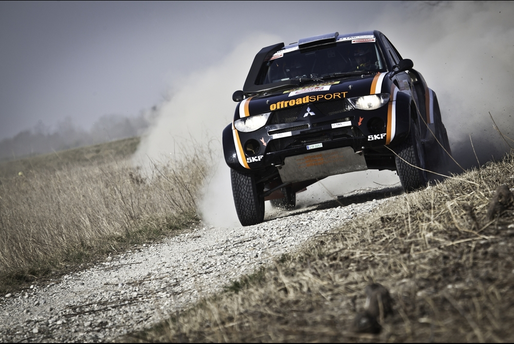 Mitsubishi L200 teamu Małysz/Marton