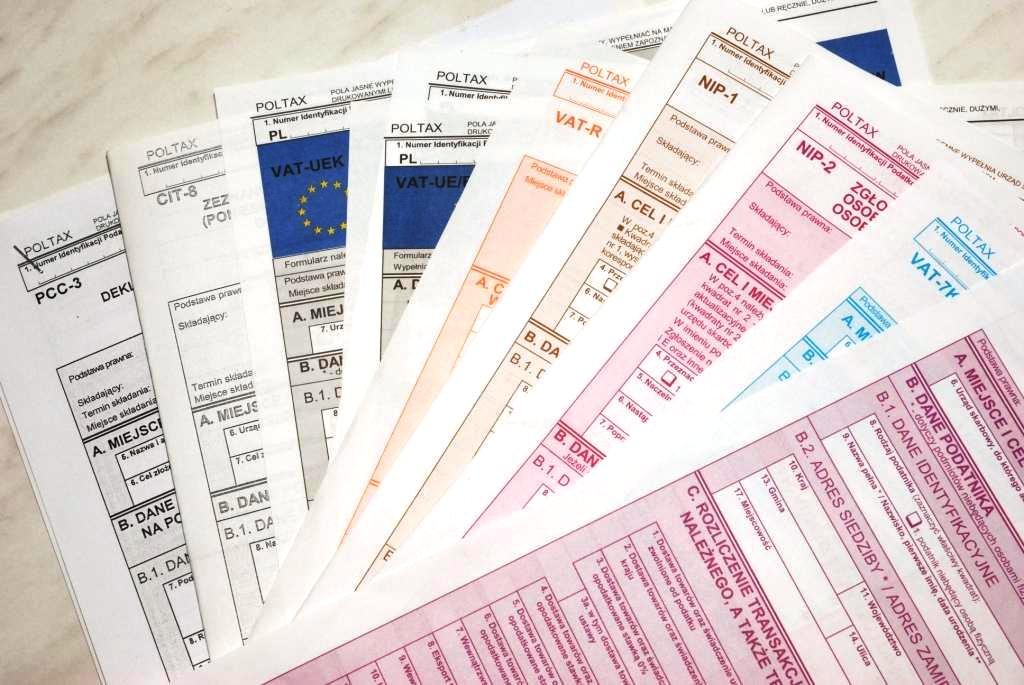 Pożyczenie pieniędzy od banku na dopłatę wiąże się z kosztami związanymi z odsetkami i prowizjami.