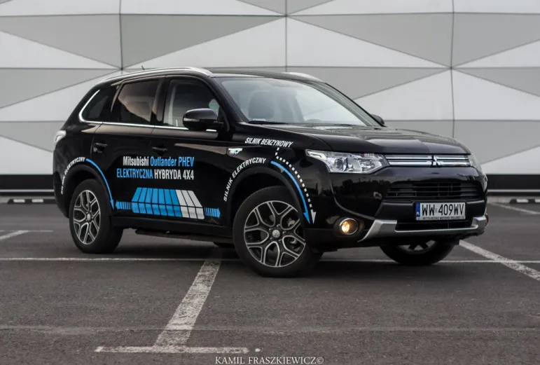 Mitsubishi Outlander PHEV - SUV z napędem hybrydowym, jeden z pierwszych na rynku!