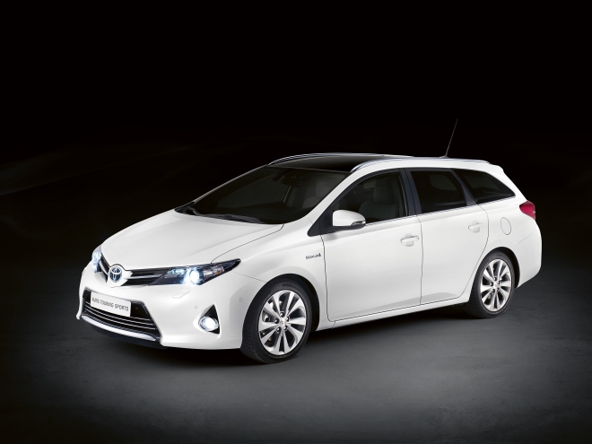 Toyota Auris Touring Sports - przód