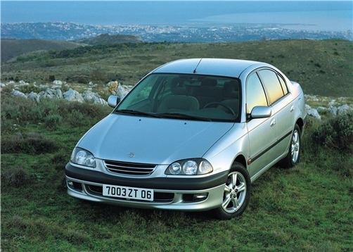 Poradnik ukazujący jak samemu wymienić klocki hamulcowe w Toyocie Avensis fot. Toyota