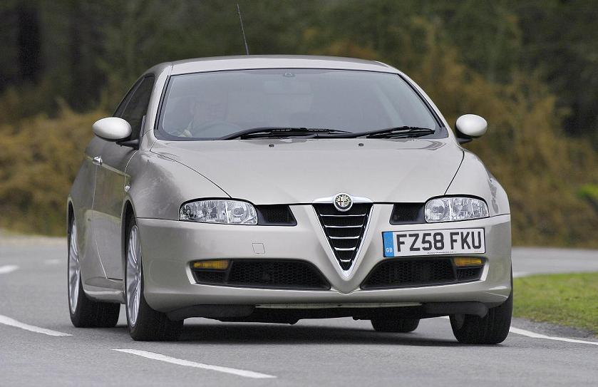 Alfa Romeo GT. Konstrukcyjnie aparta na modelu 147 i 156. Nadwozie zostało zaprojektowane przez studio Bertone. Samochód sprzedawany był w latach 2004-2010. Przez cały okres produkcji Alfa Romeo wyprodukowała 80 832 sztuki tego auta.