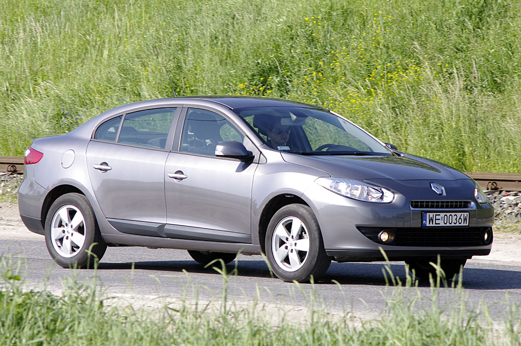 Renault Fluence bok