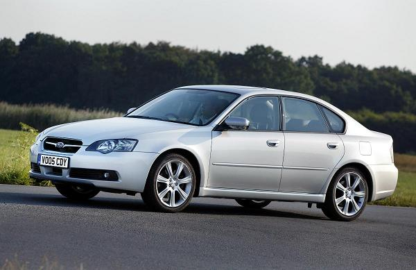 Legacy, przez wielu uważane za najpiękniejsze Subaru, to auto dla kierowcy z duszą sportowca. Jeśli cenimy osiągi skupmy się na wersji 3.0 24V o mocy 245KM.