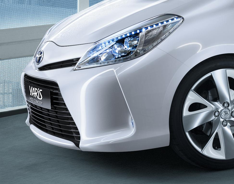 Automatyczne światła do jazdy dziennej są obowiązkowe w autach wyprodukowanych po 7 stycznia 2011 roku fot. Toyota