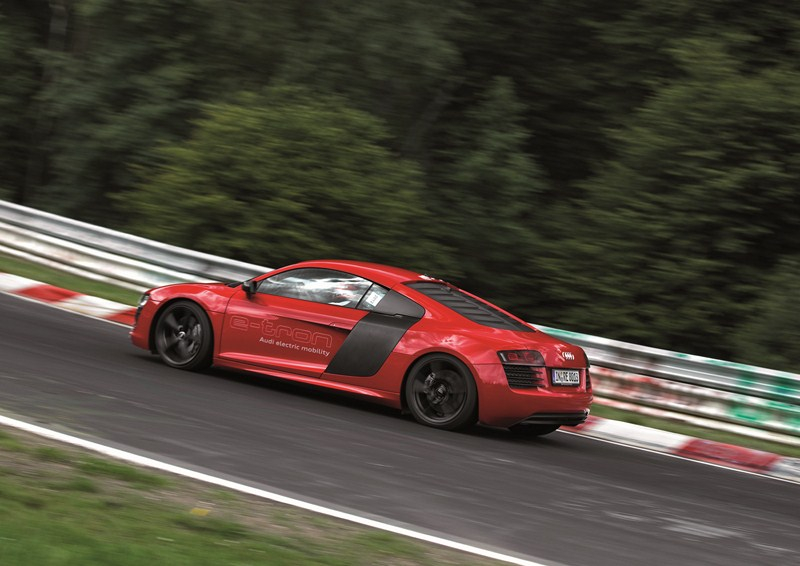 Audi r8 e-tron. 