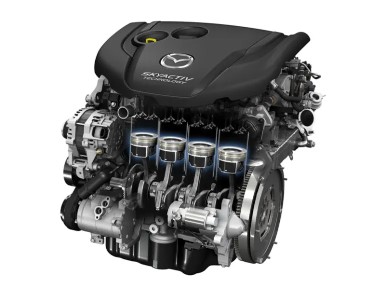 Silnik 2.2 SKYACTIV-D dostępny w modelu Mazda3 ma niski stopień sprężania, dwie turbosprężarki i filtr DPF.