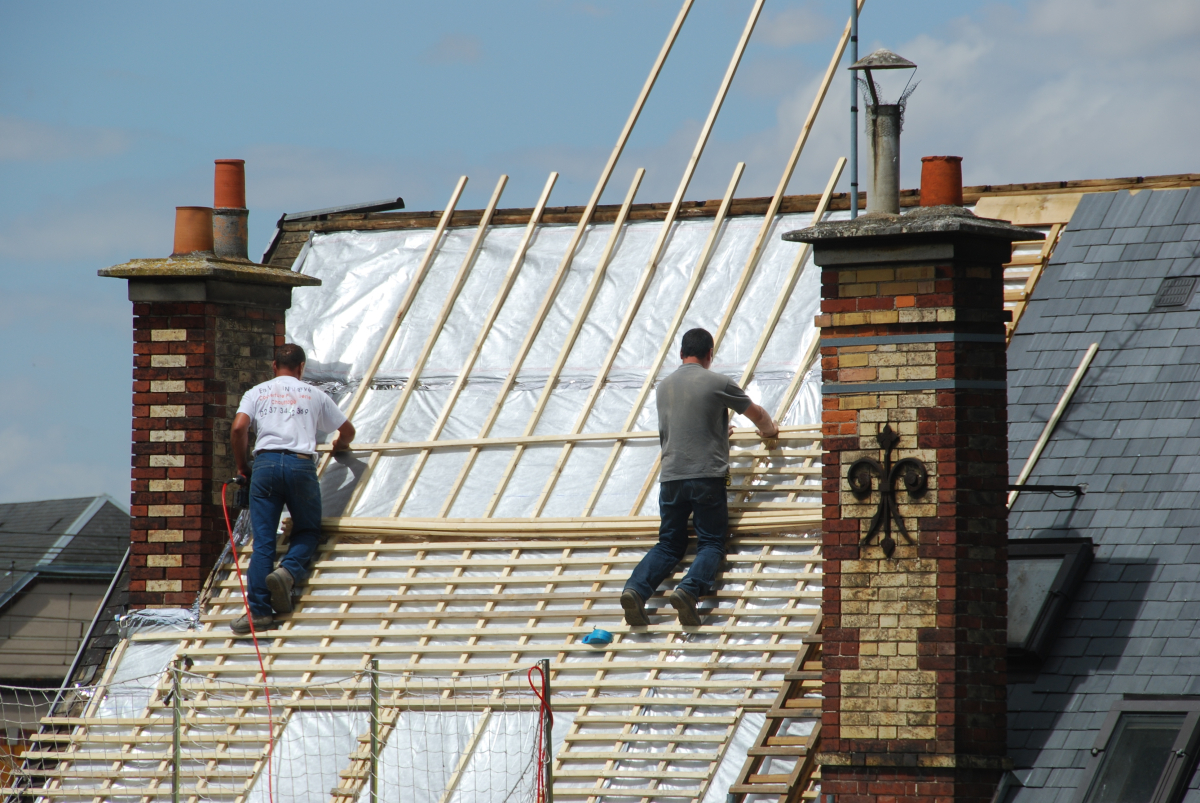 Konstrukcja dachów zielonych wymaga odpowiedniego układu warstw. Jest to tzw. dach odwrócony.