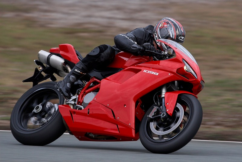 Technika jazdy na motocyklu - podstawy. Fot. Fotolia