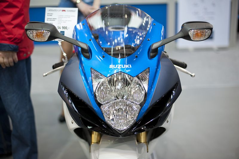 Wadliwe regulatory napięcia w niektórych motocyklach Suzuki