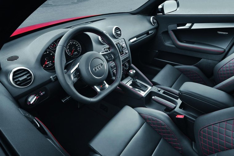 Wymiana kierownicy w Audi A3. Fot. Audi