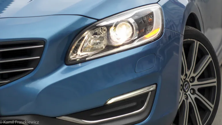 Volvo S60 T6 AWD Polestar 2014 reflektory Active High Beam