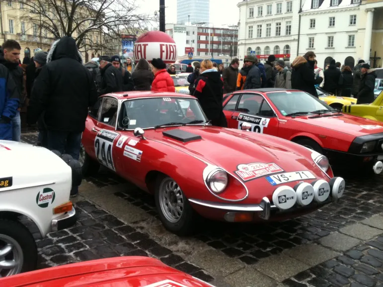 Na starcie Rajdu Monte Carlo Historique 2011 w Warszawie. Fot. MS