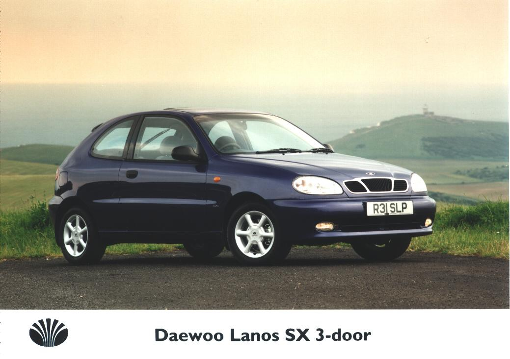 Wymiana anteny w Daewoo Lanosie. fot. Newspress