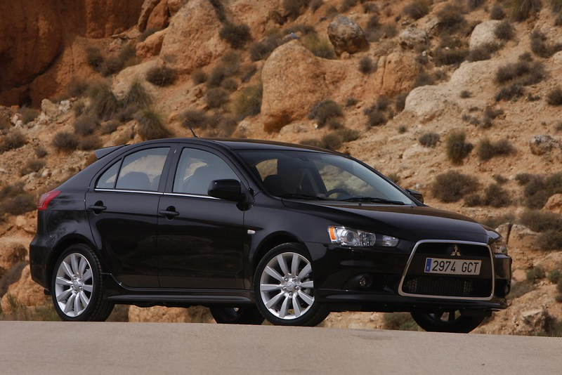 Nowy Mitsubishi Lancer otrzymał 5 gwiazdek w teście zderzeniowym Euro NCAP.