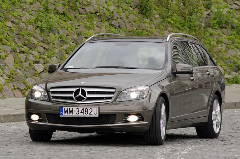 Mercedes C250 CDI T Avantgarde przód Fot. Maciej Medyj 