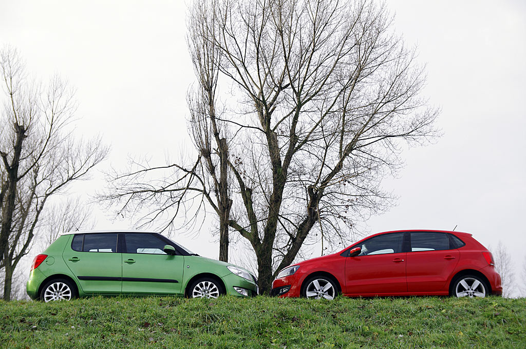 VW Polo, Skoda Fabia bok fot. Maciej Medyj
