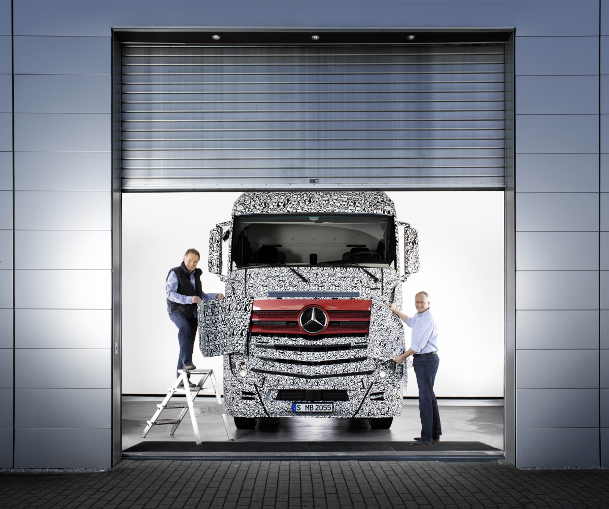 Nowy Mercedes Actros trafi do sprzedaży w połowie 2011 roku fot. Mercedes-Benz