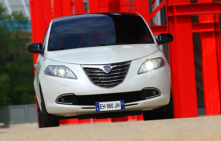 Lancia Ypsilon łączy w sobie wyrafinowany włoski styl z innowacyjnością rozwiązań technologicznych Fot. Lancia