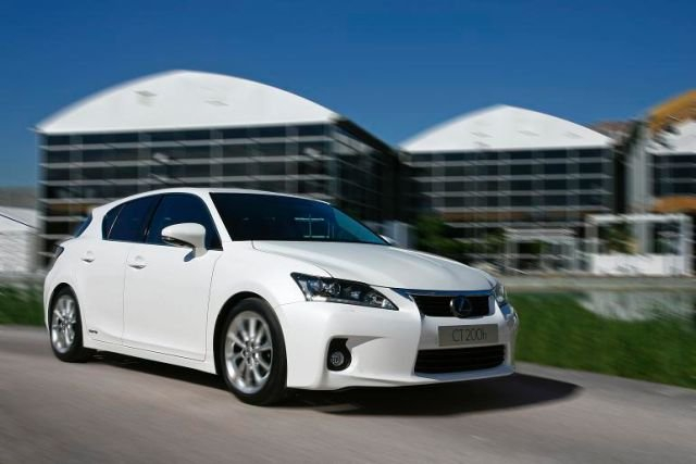 Lexus CT 200h otrzymał pięć gwiazdek w testach zderzeniowych Euro NCAP Fot. Lexus