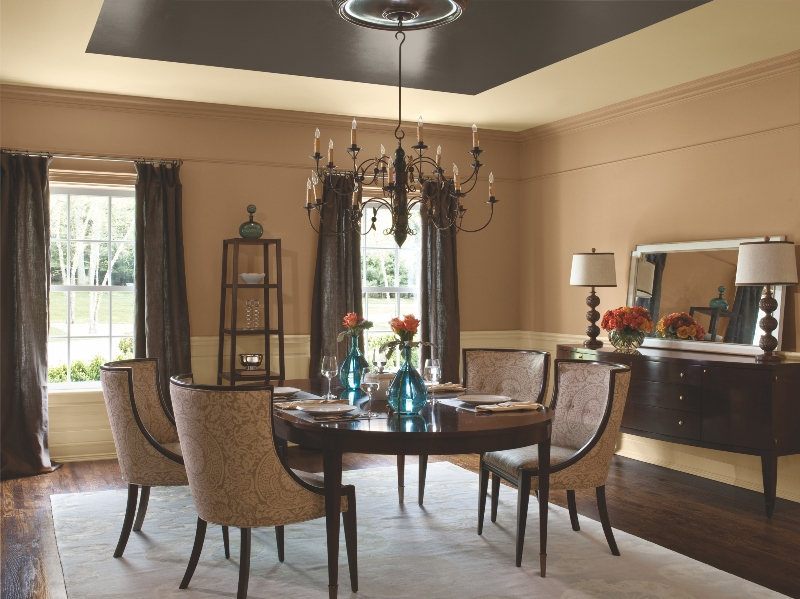 Malowania sufitu. Fot. Benjamin Moore