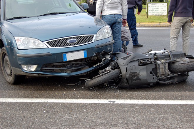 Ubezpieczenie AC może chronić przed uszkodzeniem lub utratą pojazdu wskutek zdarzeń losowych. Fot. Fotolia