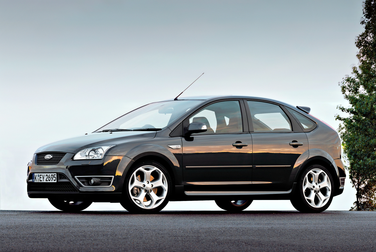 Coraz częściej spotyka się auta na większych oponach i felgach niż standardowe. Fot. Mototarget