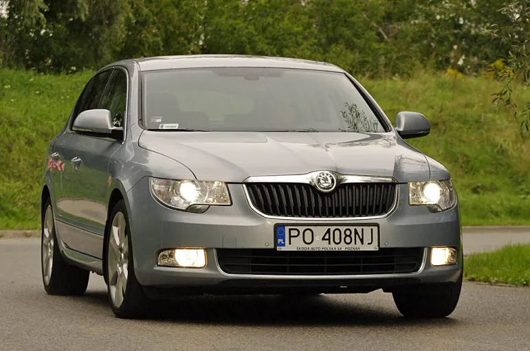 Škoda Superb 1.4 TSI - przód