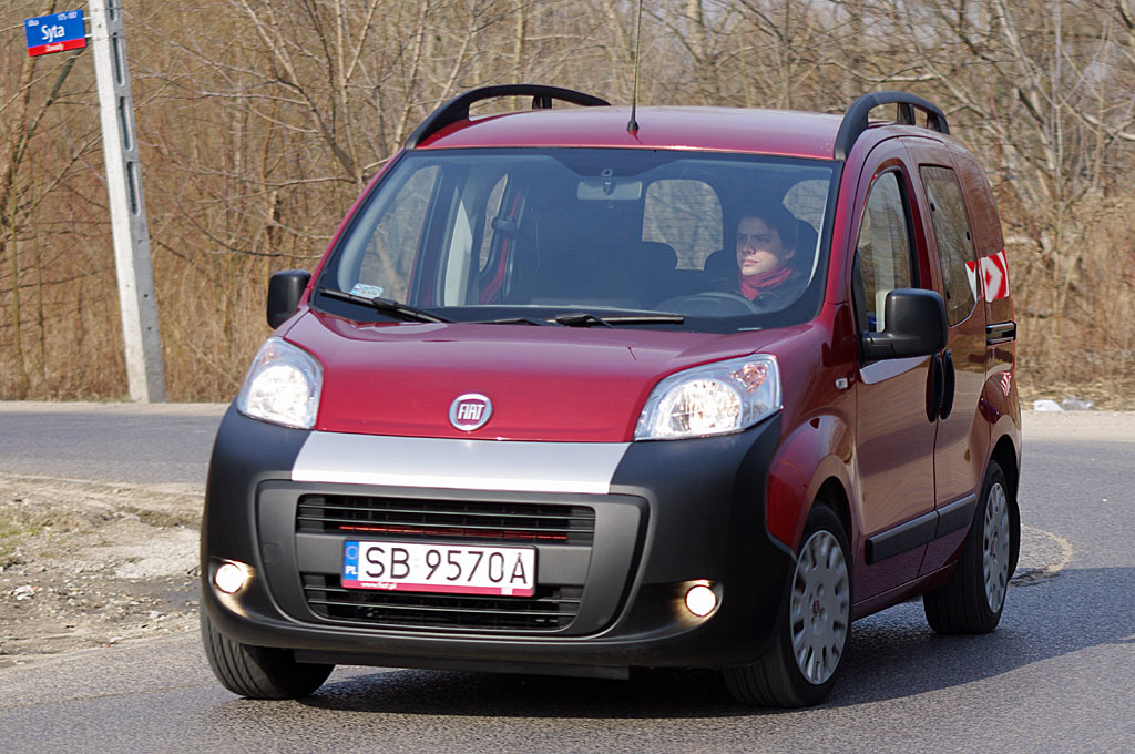 Fiat Fiorino Kombi przód  Fot. Maciej Medyj