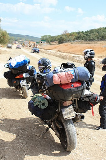 Długa podróż motocyklem wymaga dobrego przygotowania. 