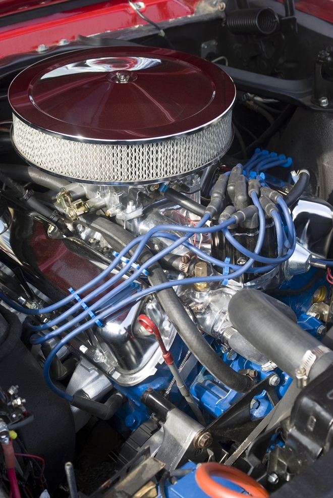 Wymiana filtru paliwa i powietrza w Fordzie Focusie MK1.  Fot. Fotolia