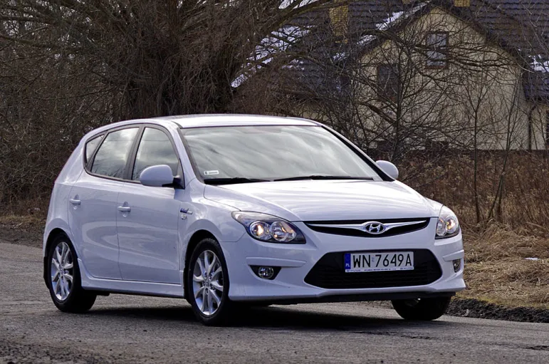 Hyundai i30 1.6 CVVT blue przód 