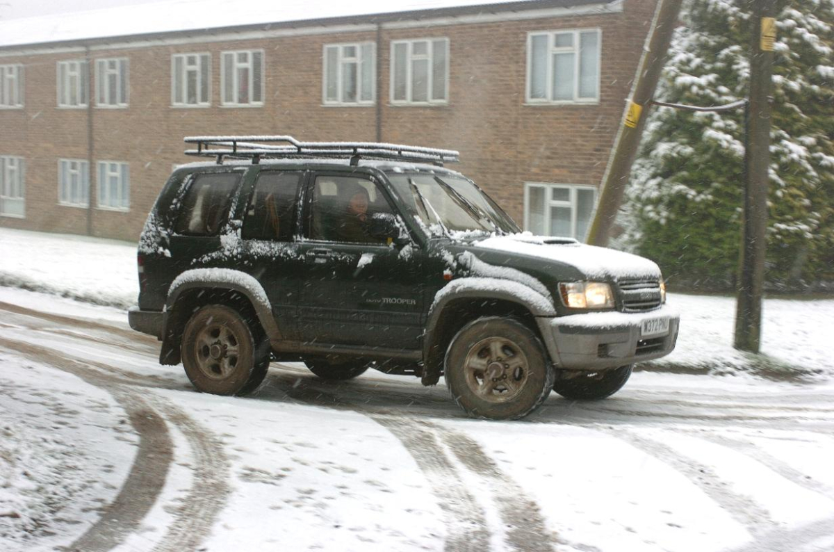 Wyjaśniamy, kiedy wymienić letnie opony na zimowe. fot. Newspress