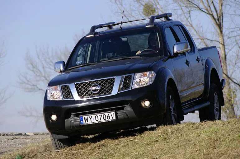 Nissan Navara przód fot. Maciej Medyj