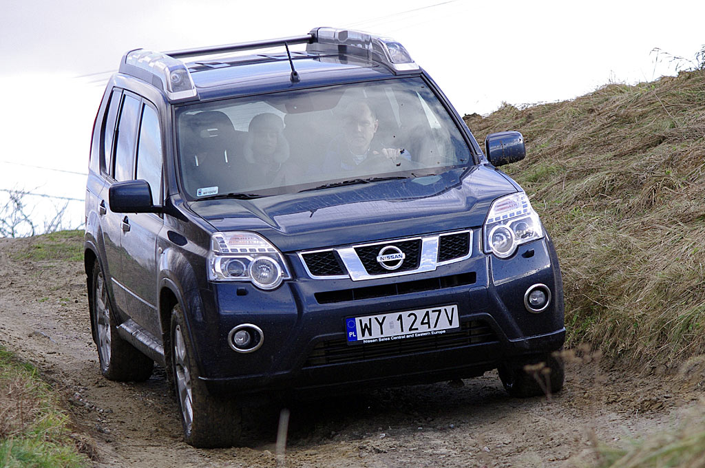 Nissan X-Trail przód