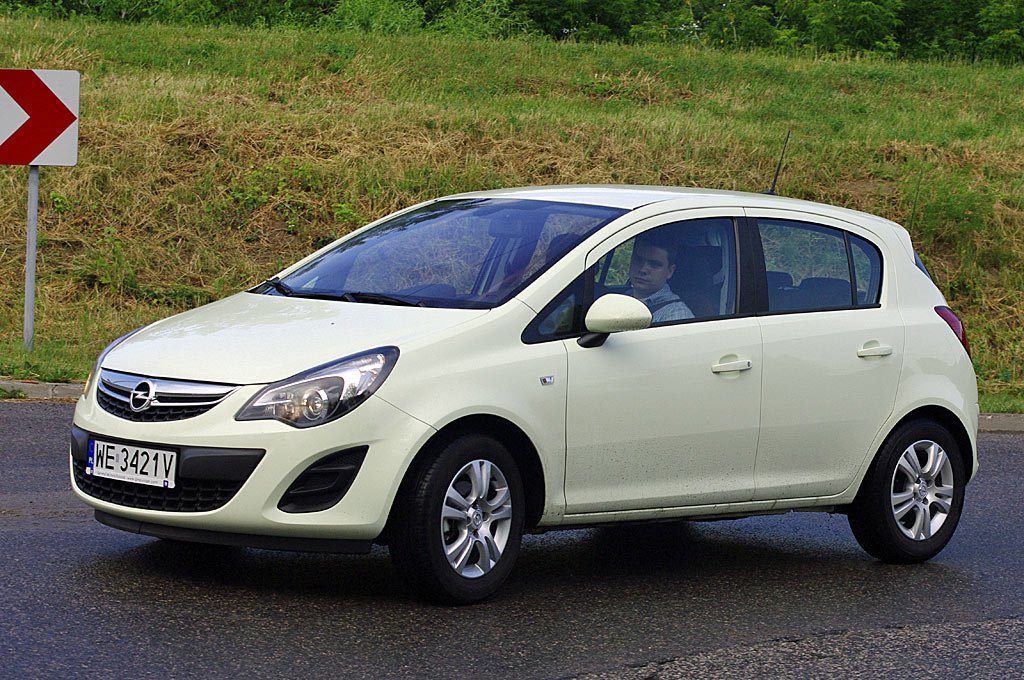 Opel Corsa 1.3 CDTI - bok. fot. Maciej Medyj