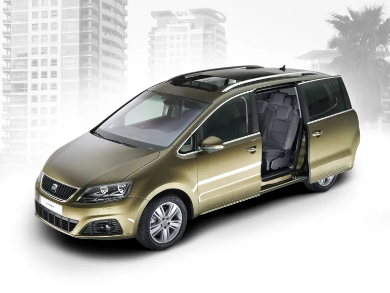 7 osobowy Seat Alhambra 2010 fot. Seat