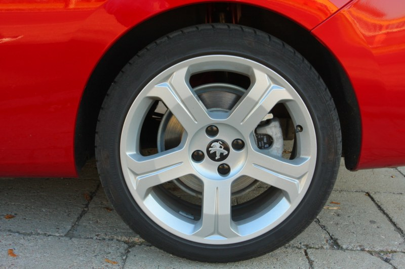 Ekspert podpowiada jak należy rozliczyć wykup auta osobowego po leasingu.