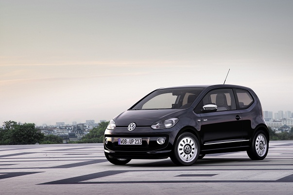 olkswagen prezentuje swój kompaktowy, miejski samochód dla 4 osób: model Up! z funkcją awaryjnego hamowania w ruchu miejskim. fot. Volkswagen