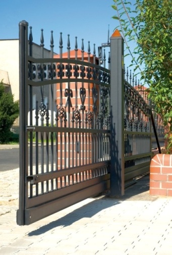 Budowa ogrodzenia, a pozwolenie.