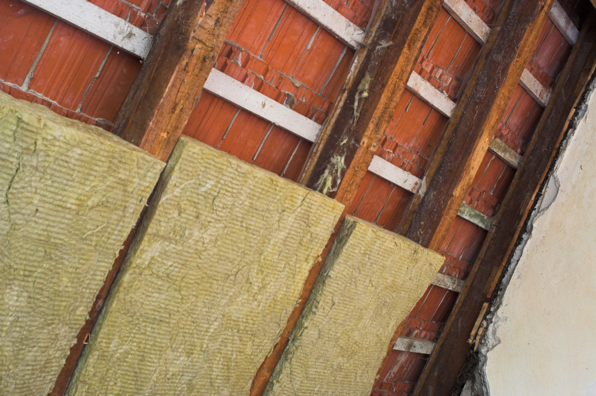 Koszty ogrzewania czy to mieszkania, czy domu stanowią znaczną część domowego budżetu Polaków. 